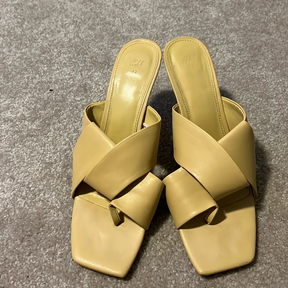 HM Yellow Criss-Cross Mules - Yellow - Size EU 42